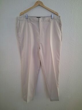 Men's Adidas Clima Cool Stretch Golf Trousers : 40x32 : Bone Color : Rear Vents